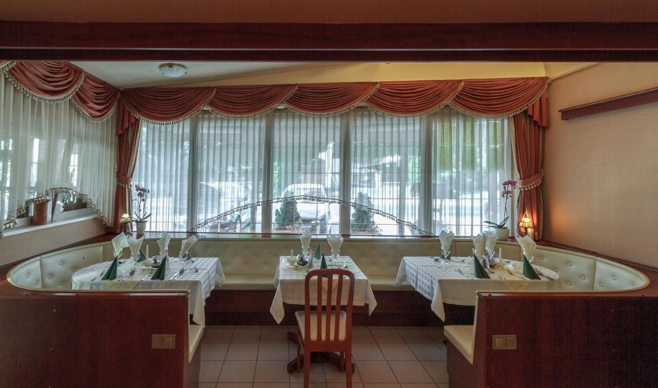 Aranypatkó Fogadó-Étterem Győrújbarát Exterior foto